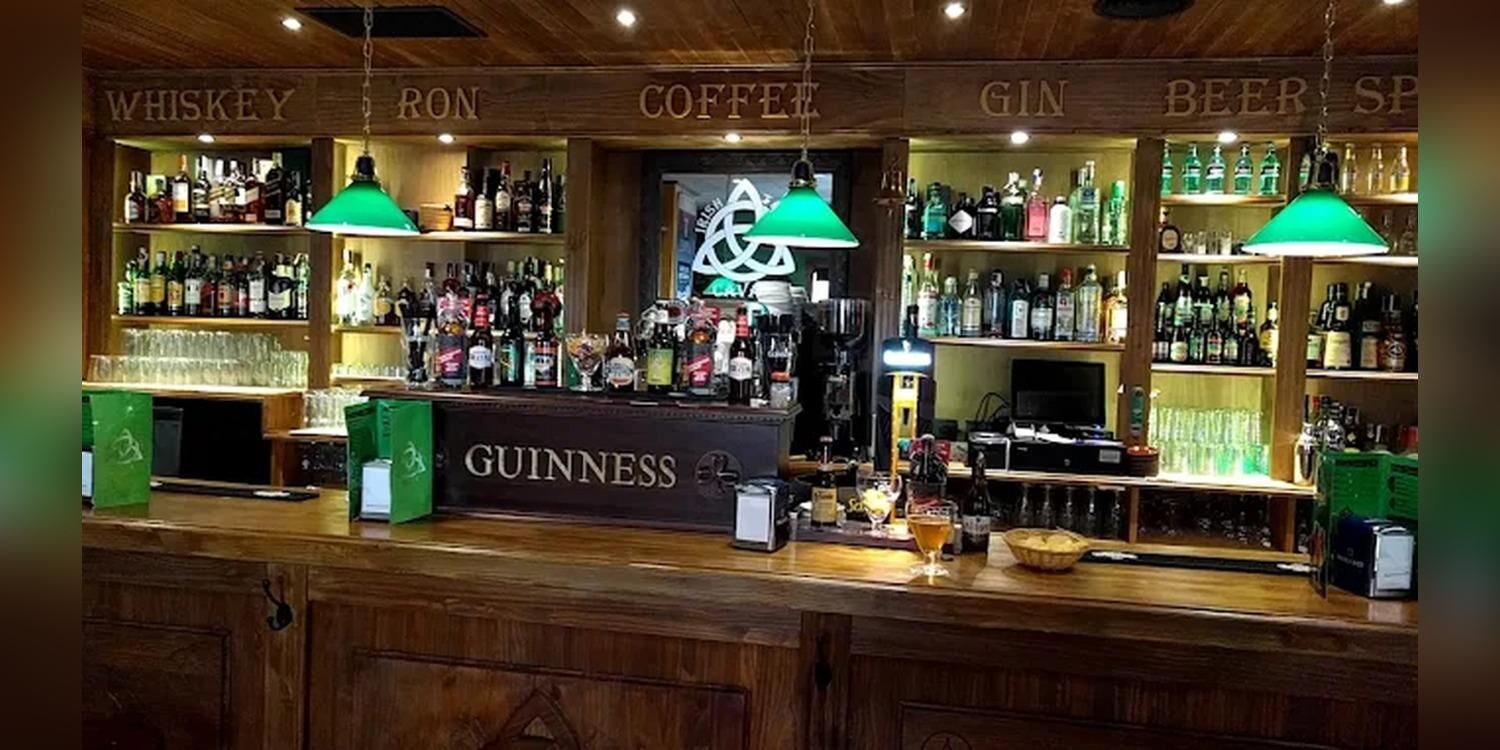 Cavan Irish Tavern, bar
