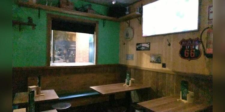 Cavan Irish Tavern, bar