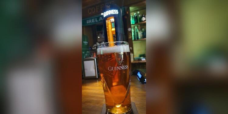 Cavan Irish Tavern, bar