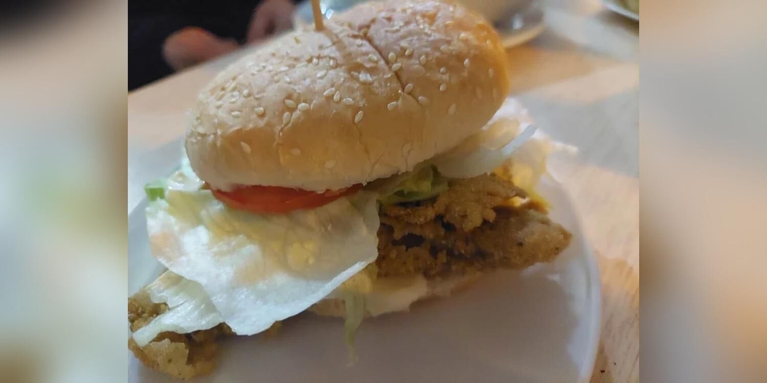 La Escondida Bar-Café, bar