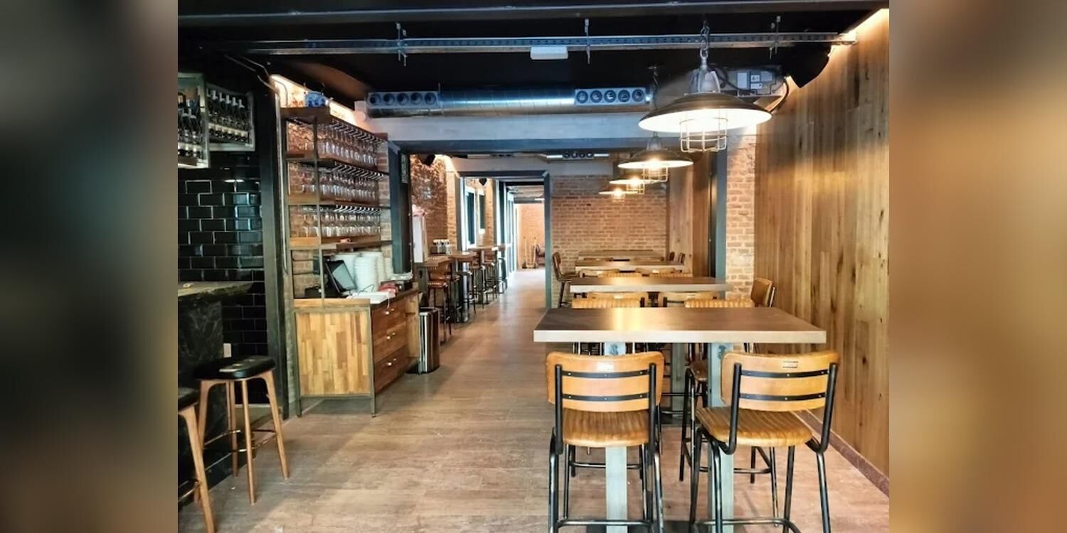 No me llames Dolores, restaurant