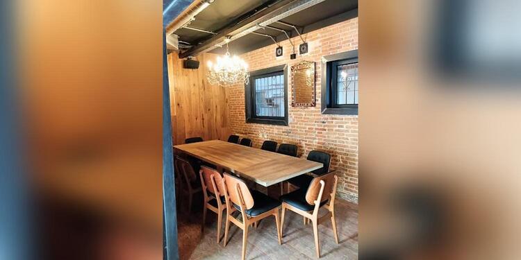 No me llames Dolores, restaurant