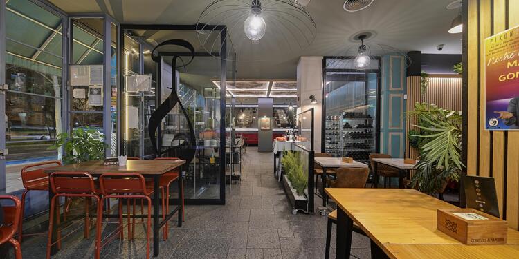 Pikon2 - Restaurante Carabanchel, bar