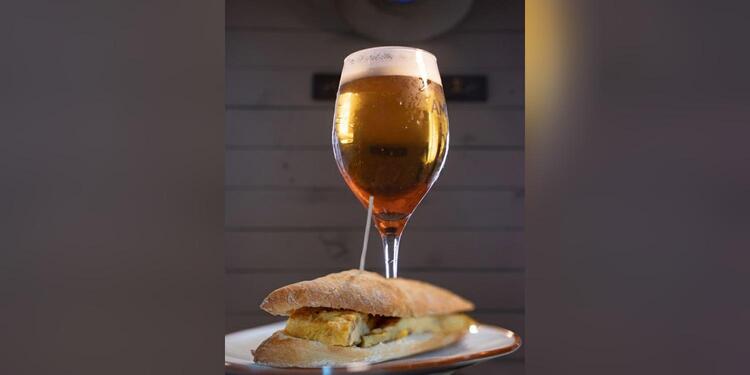 Coffee Bar Mombasa, bar