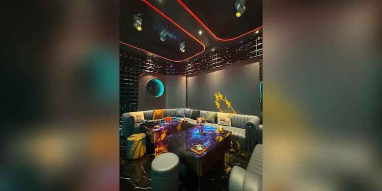 King Glory Karaoke, bar