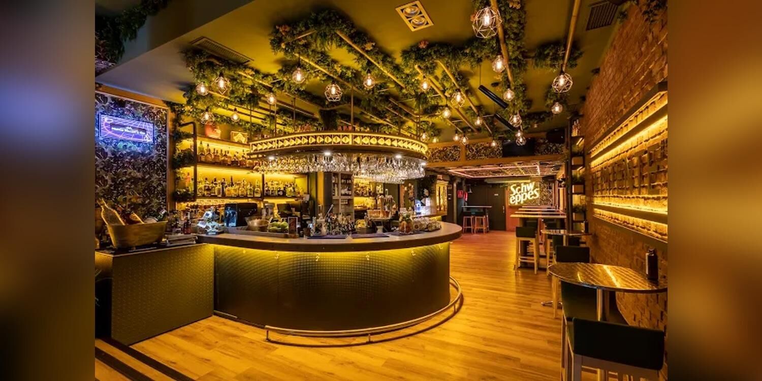 La Patente #5974, bar