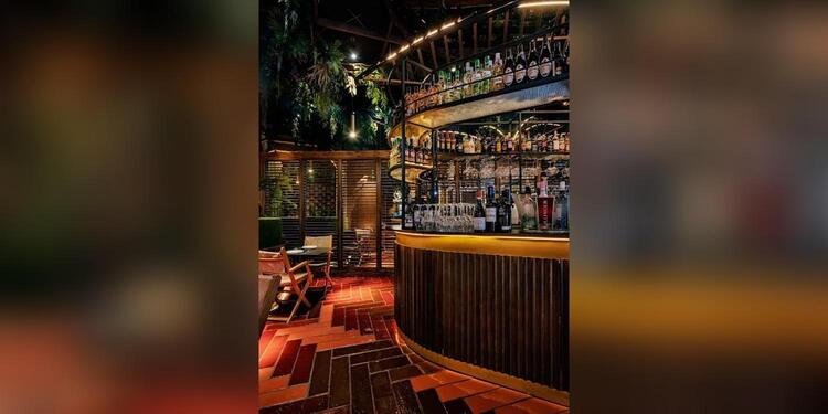 Zazú Cortes, restaurant