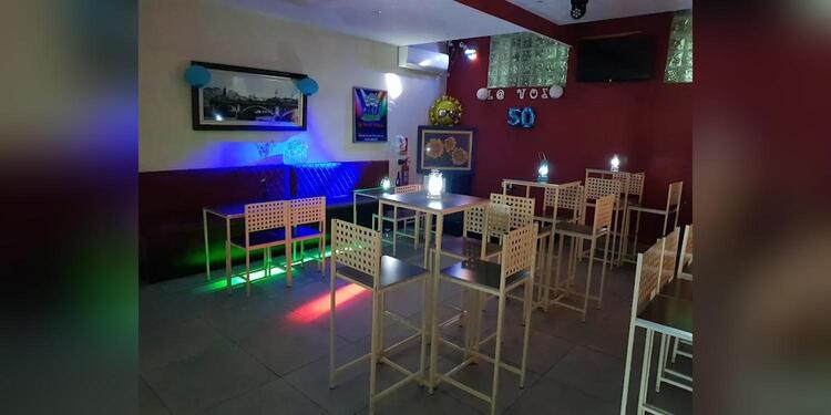 Karaoke La voz de Triana, bar