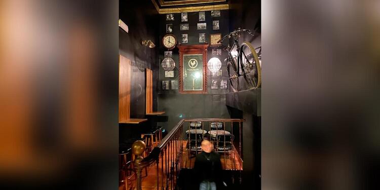 The Lost Child Cocktail's Bar, bar