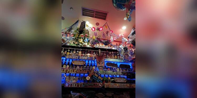 Ronerìa Tiki Domingo, bar