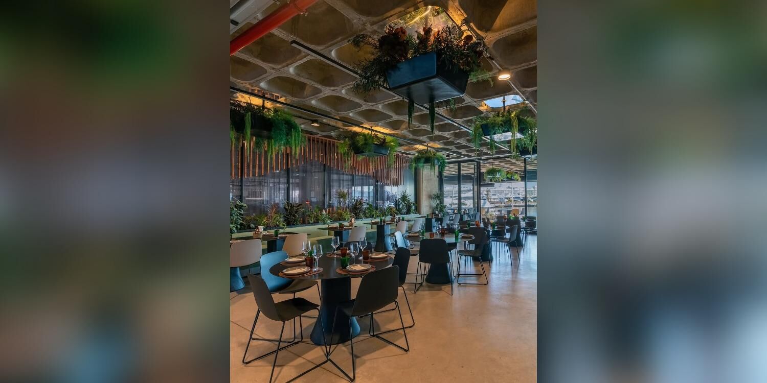 FRONT | Restaurante La Marina de Valencia, Edificio The Terminal Hub, restaurant