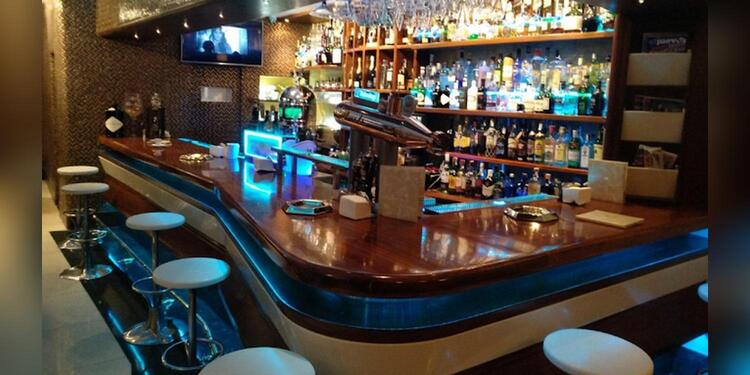 Café Bar Alborada, bar