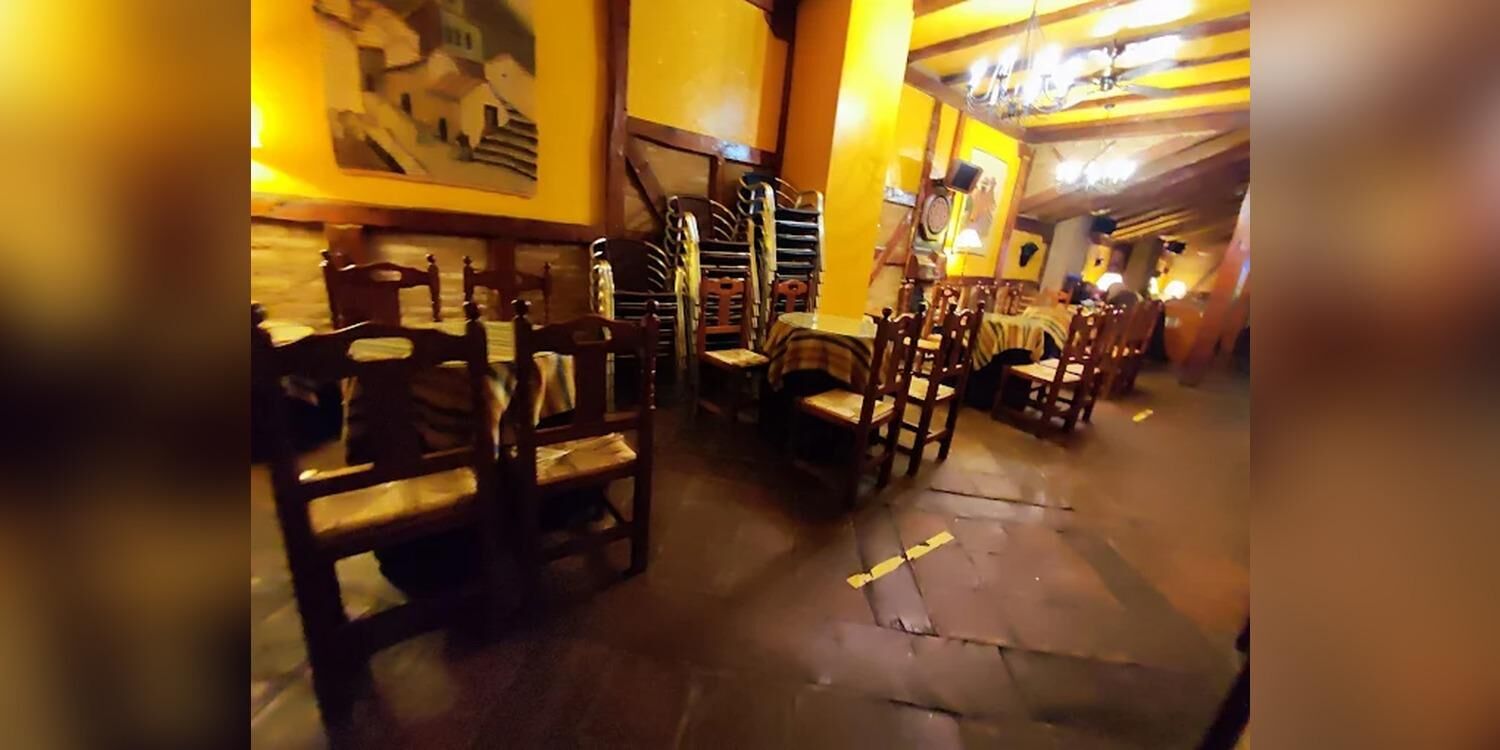 El Escondite ( Pub Oasis ), bar