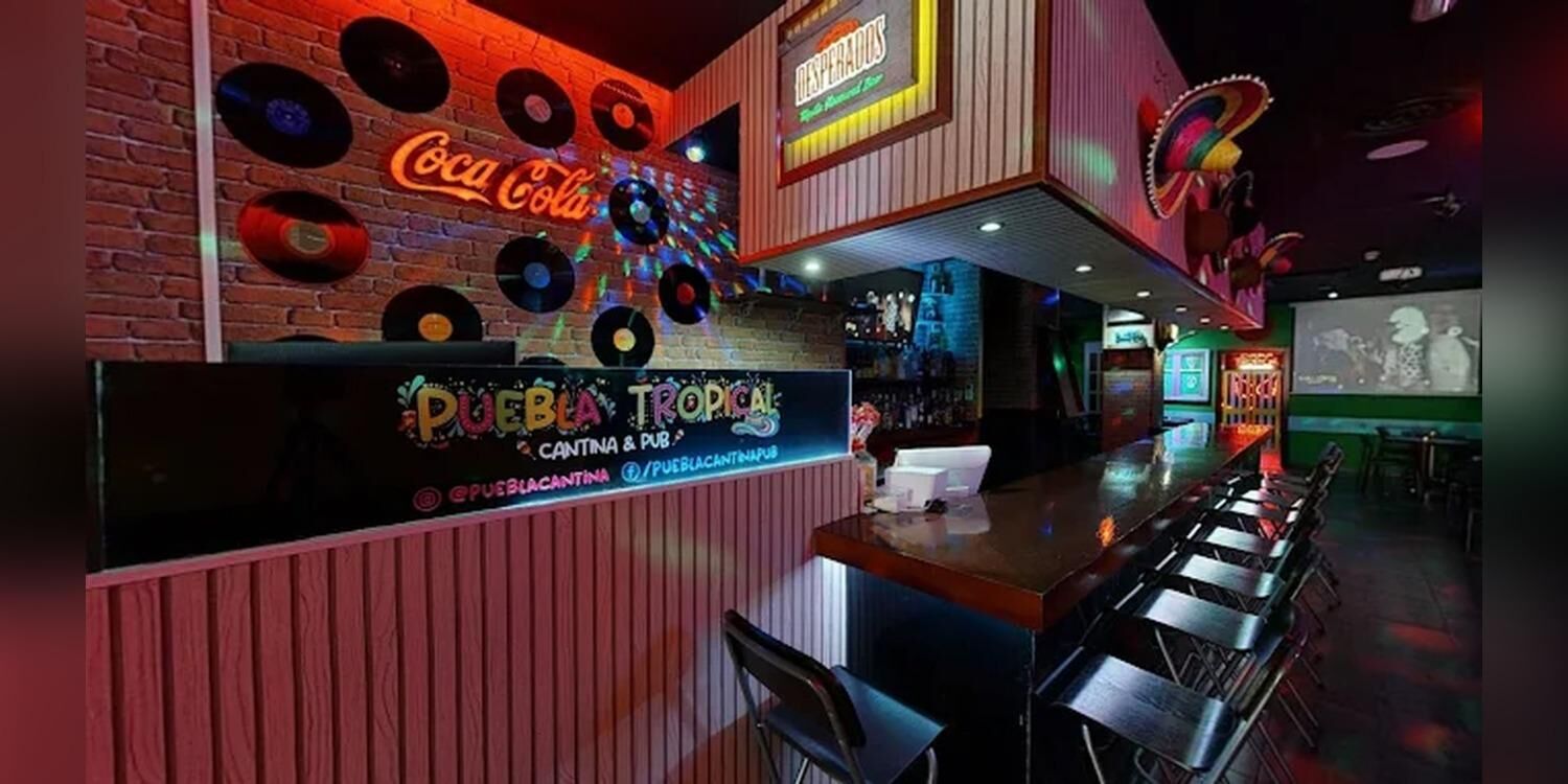 PUEBLA TROPICAL CANTINA & PUB, bar