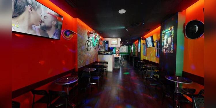 PUEBLA TROPICAL CANTINA & PUB, bar