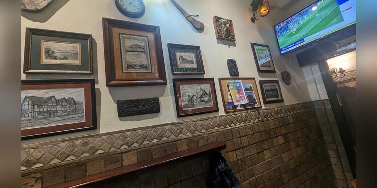 The Wicklow Arms, bar