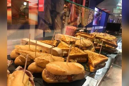 KD. Komo Desses, Bar Bilbao Casco Viejo #0