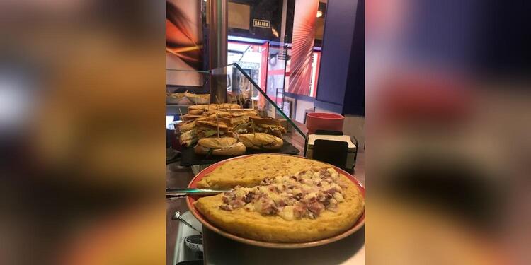 KD. Komo Desses, bar