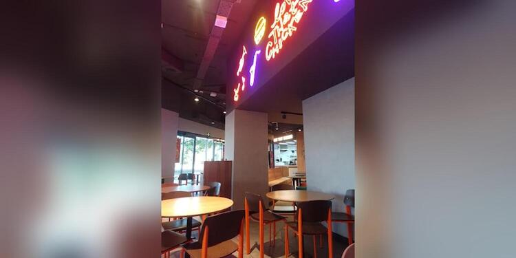 Popeyes Famous Louisiana Chicken, restaurant