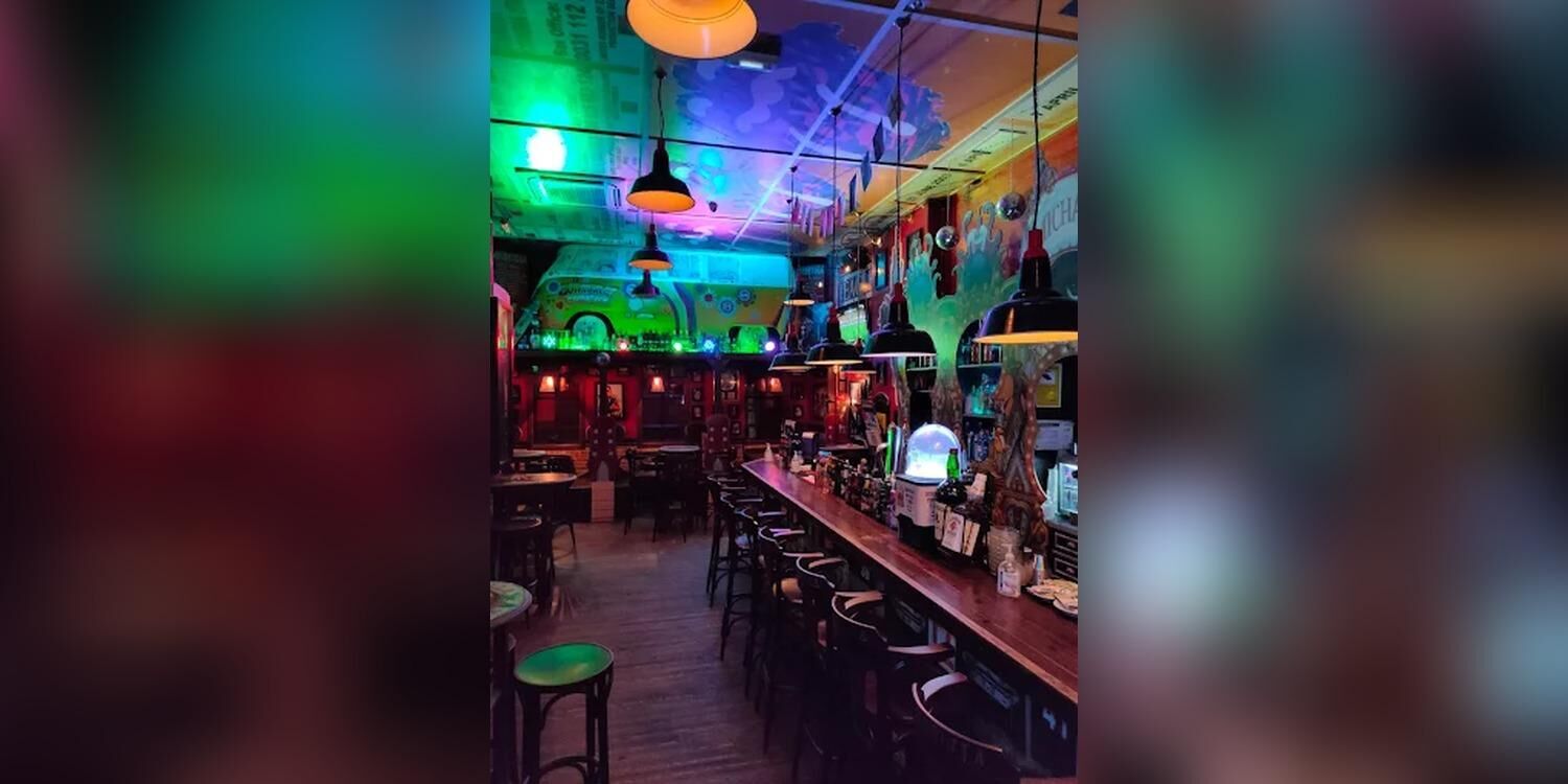 ROCKNROLLA MUSIC BAR, bar