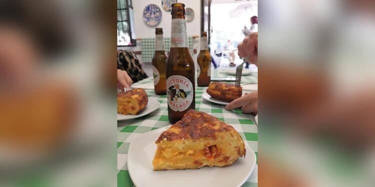 Mesón Al-qasaba, bar