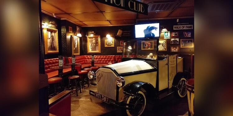 Premier Room Teatinos, bar