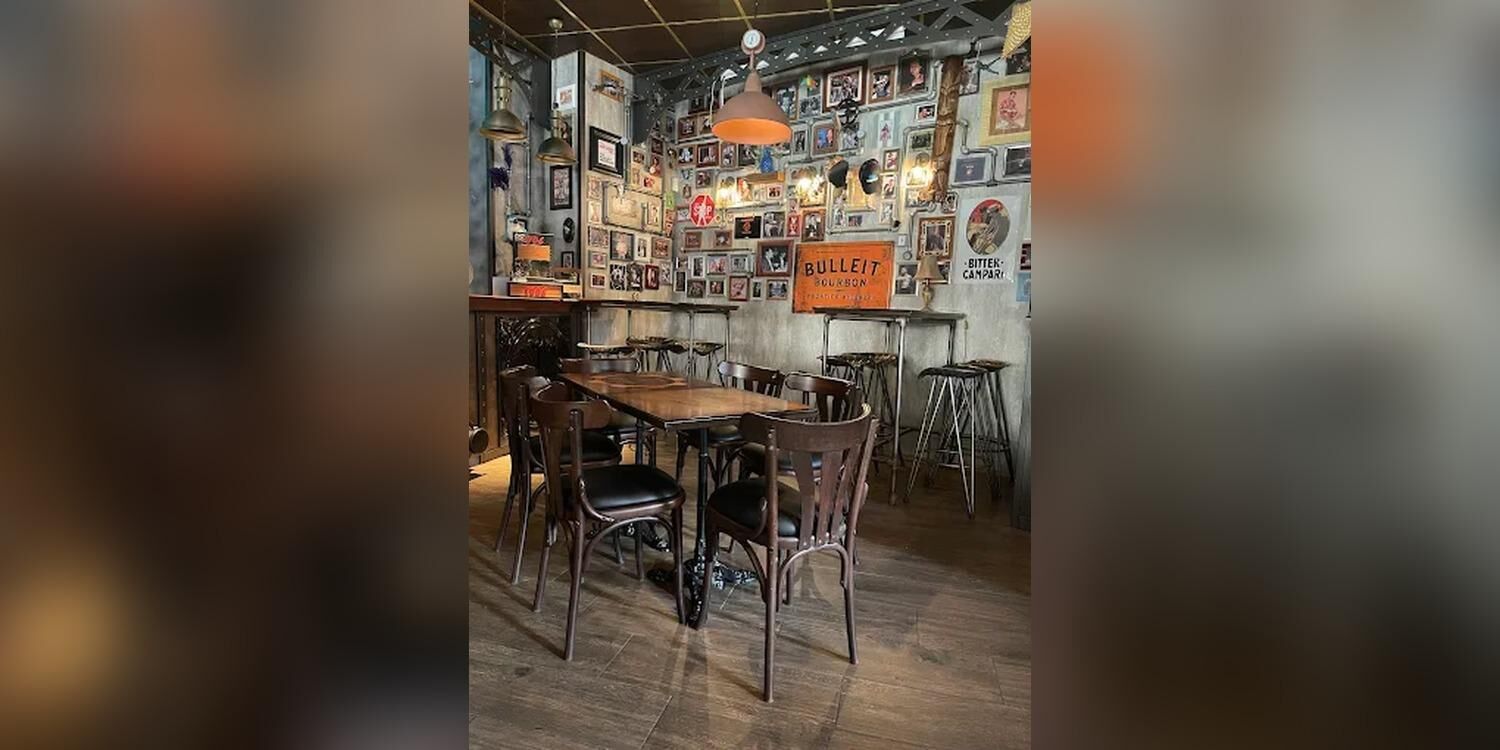 The Retro Copas, bar