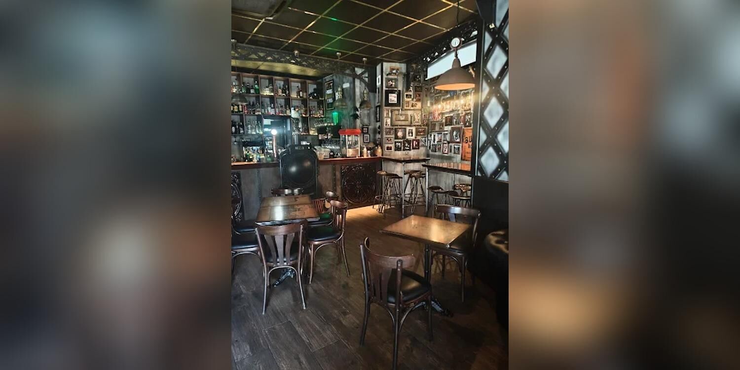 The Retro Copas, bar