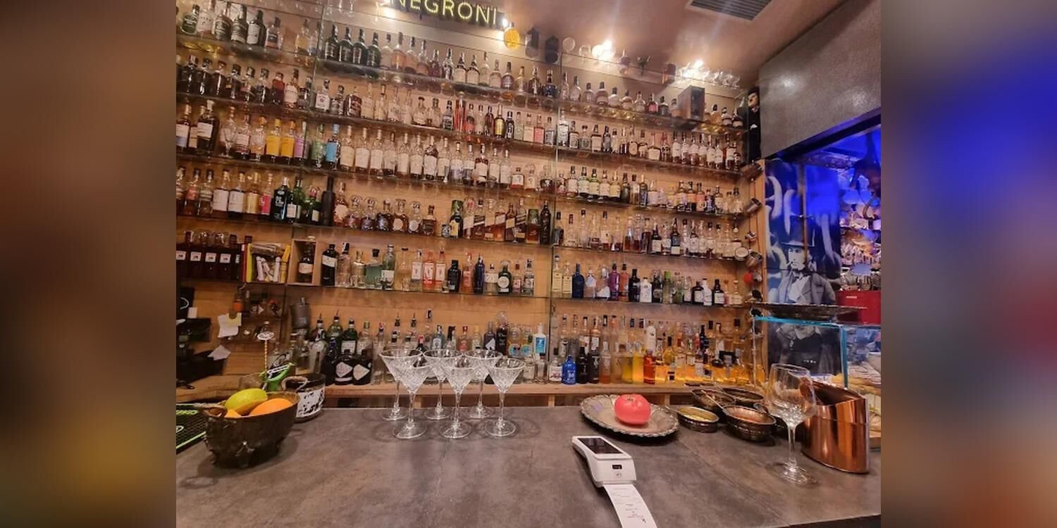 La Antigua Cigarrería, bar