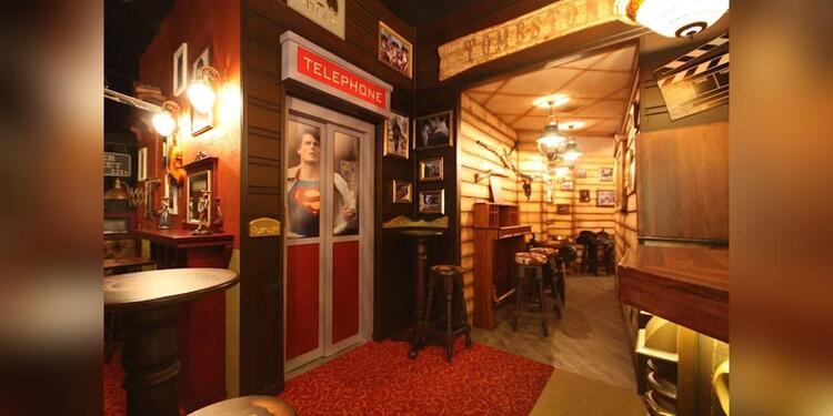 Premier Room Center, bar