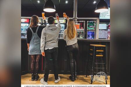 V AND B - Avignon, Bar Avignon Montfavet #0