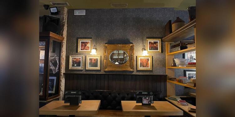 Morrissey's Irish Pub, bar