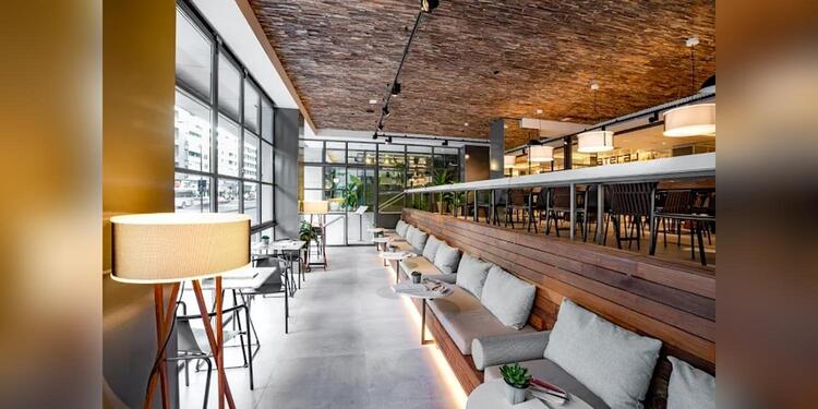 Lateral César Augusto, restaurant