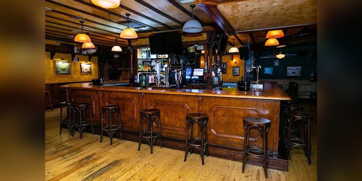 Bull McCabe's Irish Bar, bar