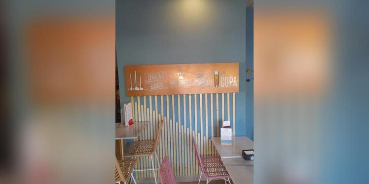 Crush Deli & Bistro, bar