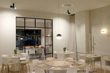 Restaurante PÁJAROS EN LA CABEZA, Restaurante Zaragoza Torrero / Universidad #0