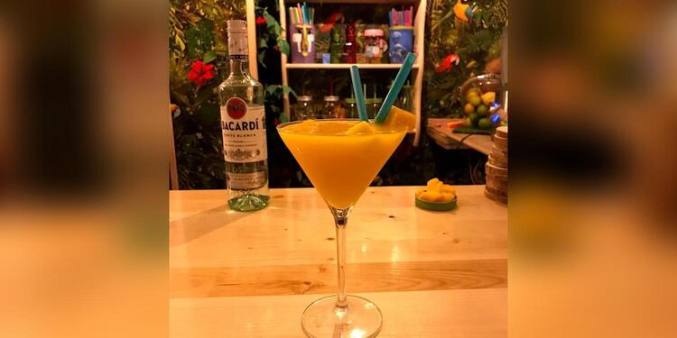 Coctelería El Loco Yibril, bar