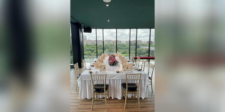 Aura Restaurante, restaurant