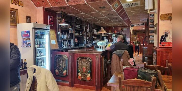 El puente de Goya, bar