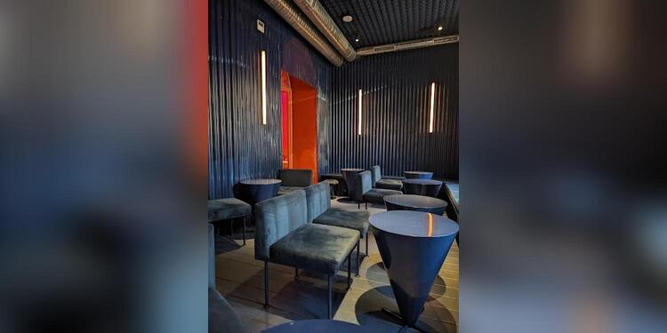 Naked and Famous Cocktail Bar, bar