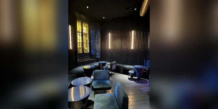 Naked and Famous Cocktail Bar, bar