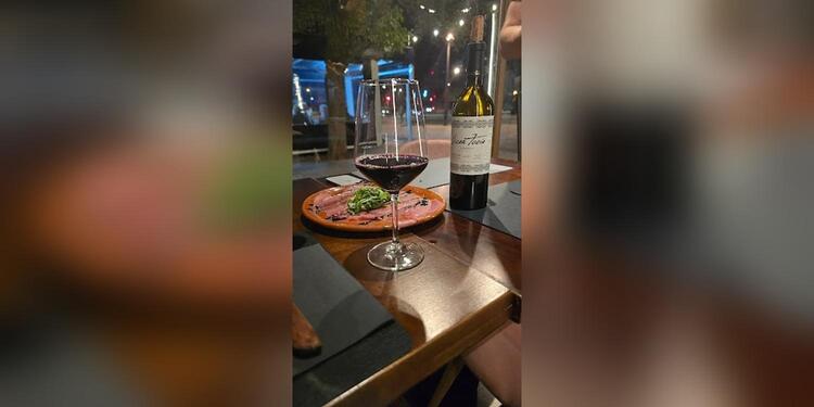 Número Uno Steakhouse, restaurant