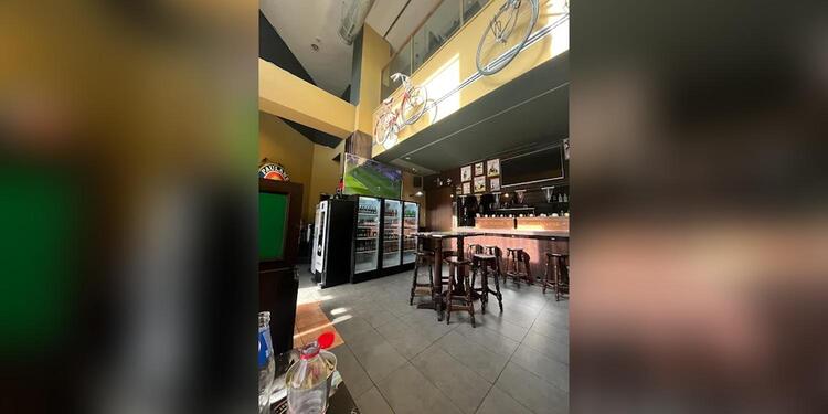 John Beer Irish Pub, bar