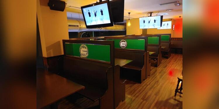 John Beer Irish Pub, bar