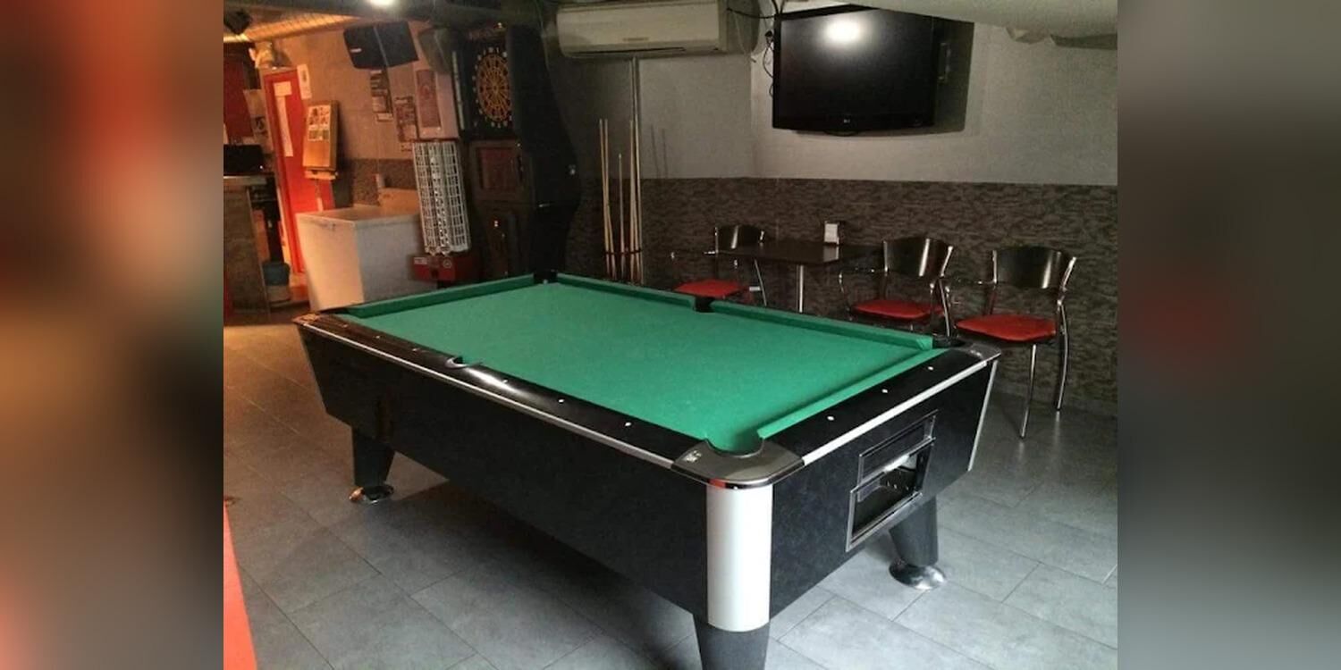 La Reja warros zone, bar