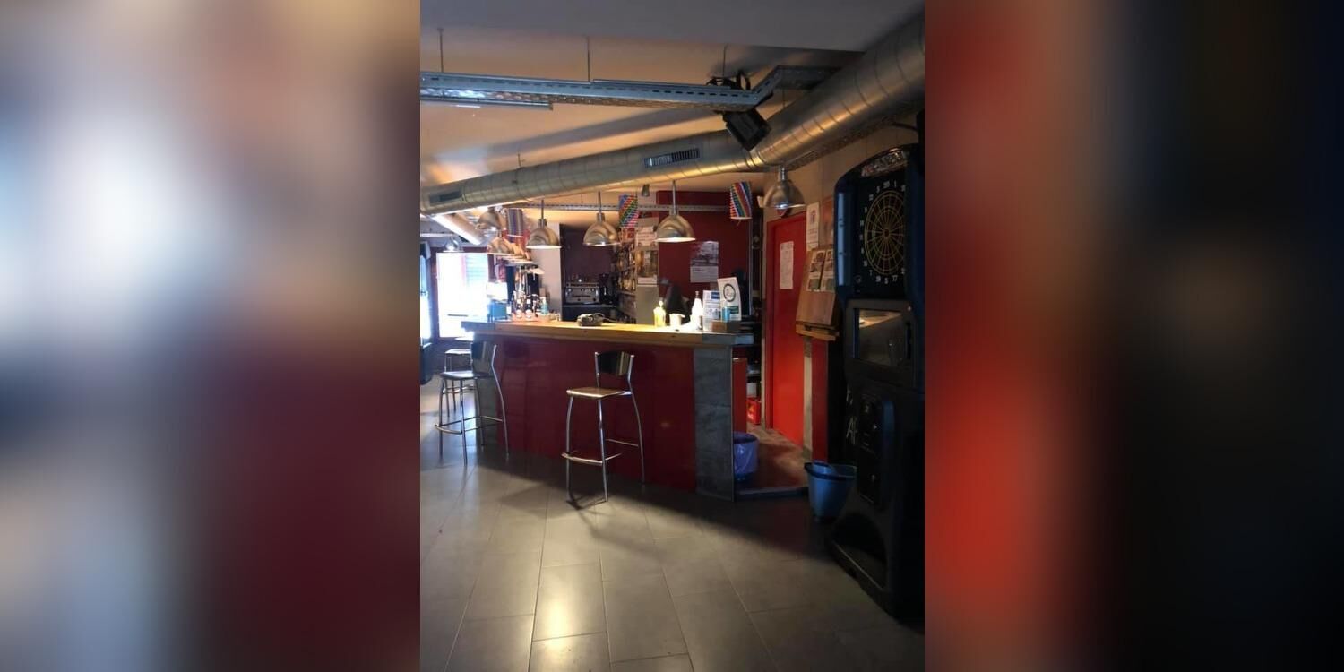 La Reja warros zone, bar