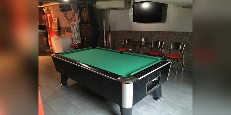 La Reja warros zone, bar