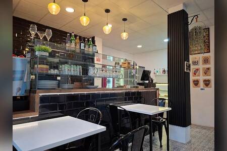 Pizzeria Mira Que Te Como, Restaurante València El Pla del Real #0