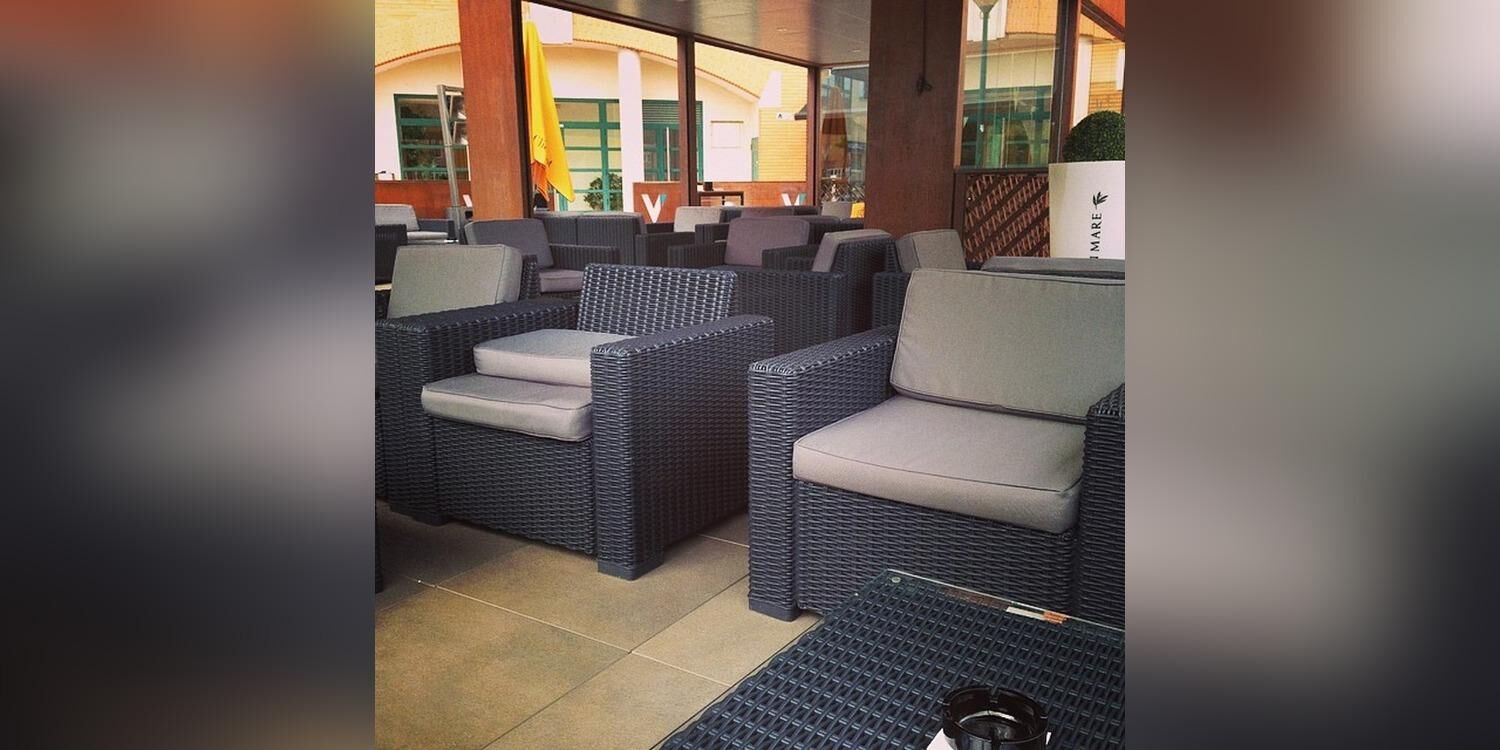 THE VILLA GIN BAR, bar