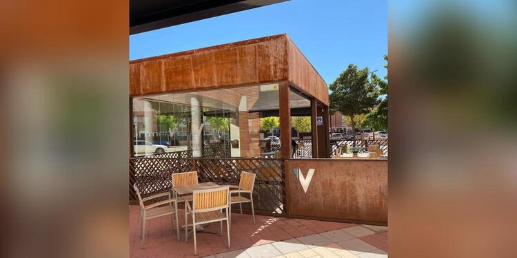 THE VILLA GIN BAR, bar